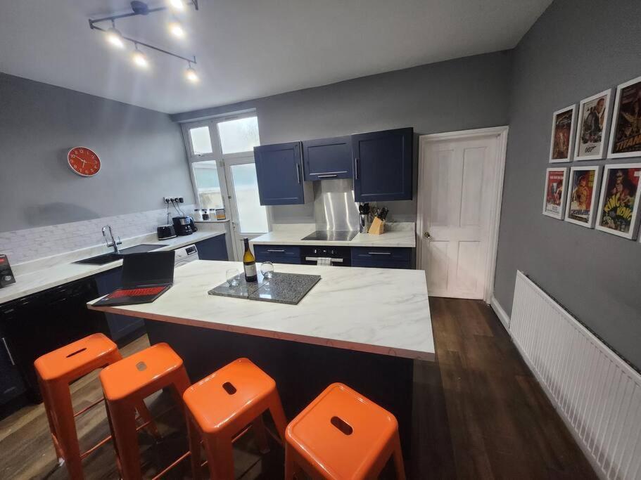 House Near Restaurants, Park And Pubs, Perfect For Pets! Ferienhaus