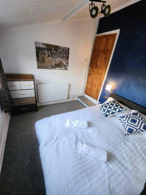 House Near Restaurants, Park And Pubs, Perfect For Pets! Ferienhaus