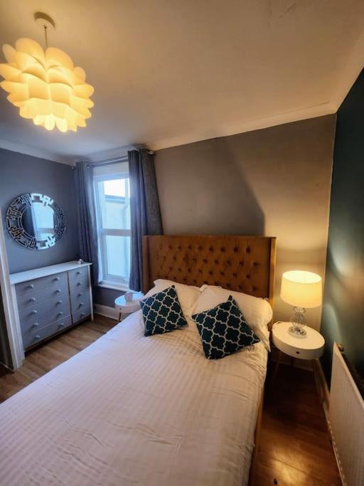 House Near Restaurants, Park And Pubs, Perfect For Pets! Ferienhaus Bristol